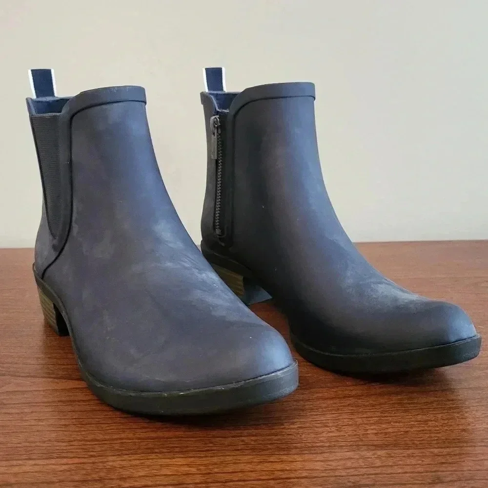 Lucky Brand Blue with Black Trim Basel H2O Rubber Stacked Heel Rain Booties(10)